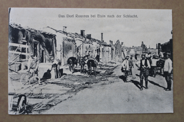 Ansichtskarte AK Rouvres bei Etain 1915 deutsche Soldaten zerstörter Ort Straße Fahrrad Pferde Ulanen Ortsansicht Frankreich France 77 Seine et Marne